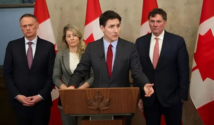 যুক্তরাষ্ট্রের বিরুদ্ধে পাল্টা ব্যবস্থার ঘোষণা তিন দেশের